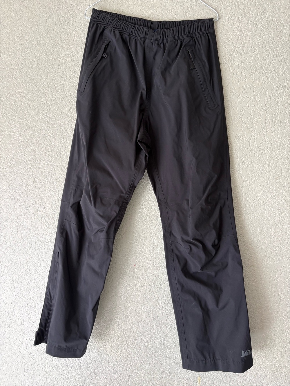 REI Black Men's Lightweight Outdoor Jogger Pants